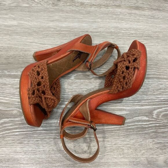 Lucky Brand Vintage Wood Heels Clogs Mules Heels - Picture 4 of 7